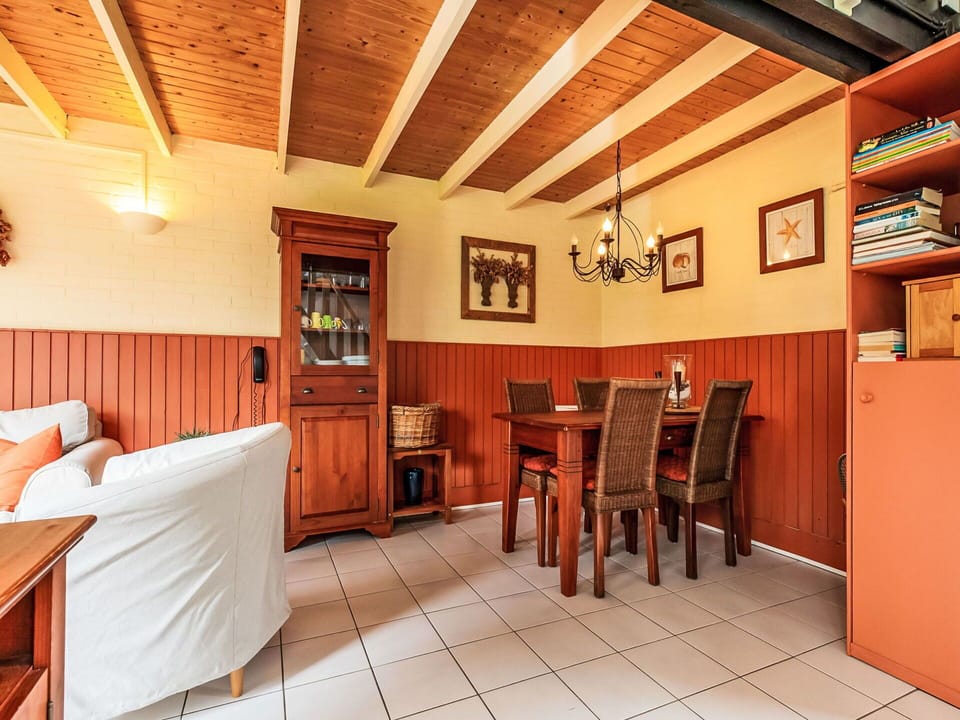 Interior Design, Wood, Furniture, Flooring, Ceiling, Floor, Room, Lighting, Wood Stain, Hardwood