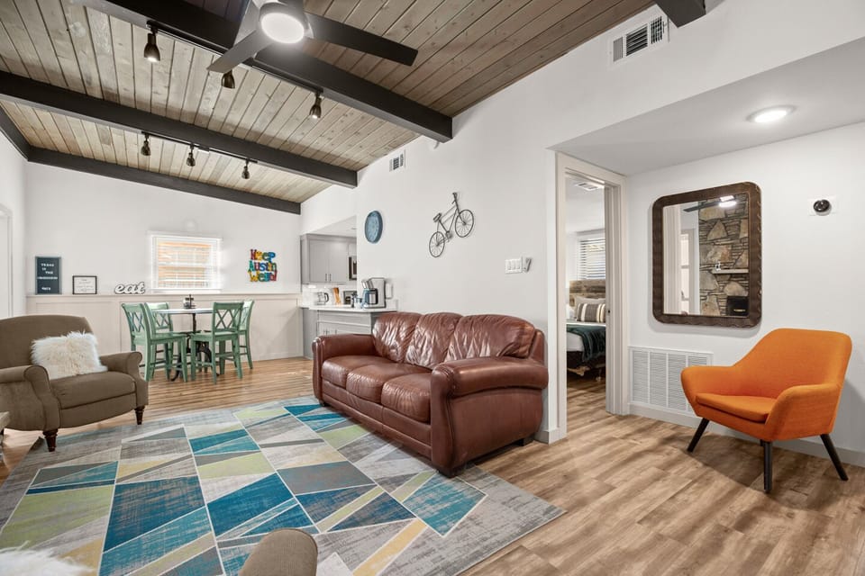 Living Room 3 - with fireplace 