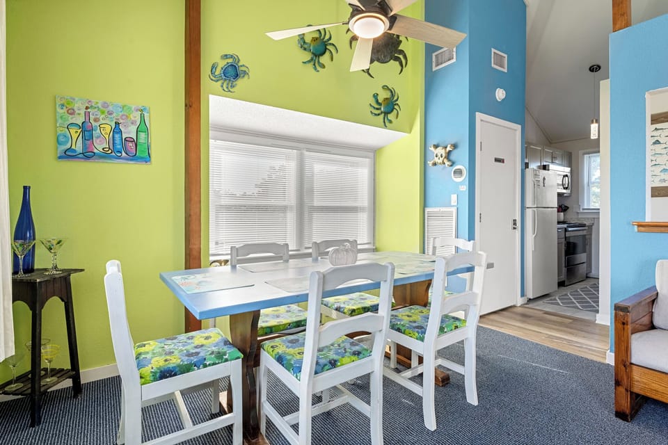 HIAV05: Crab Walk | Top Level Dining Area