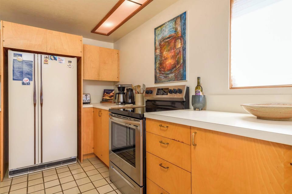 Full kitchen 