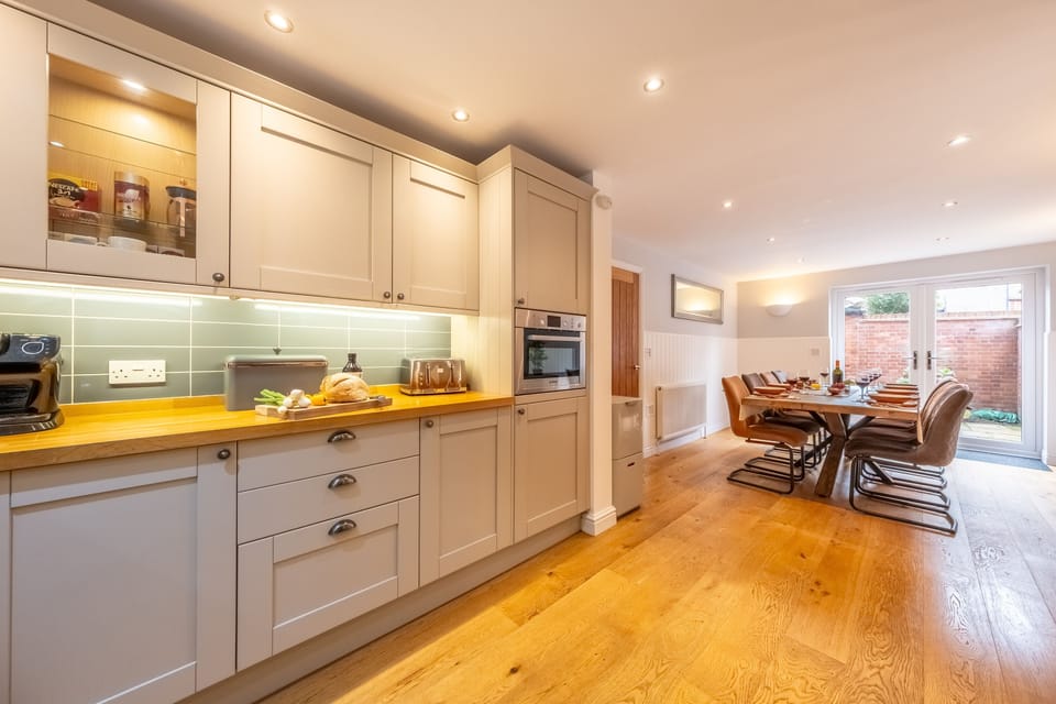2b Harbord Road, Overstrand: Open-plan kitchen/ dining room