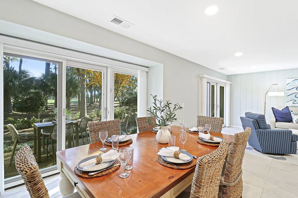 Dining room view to golf course
