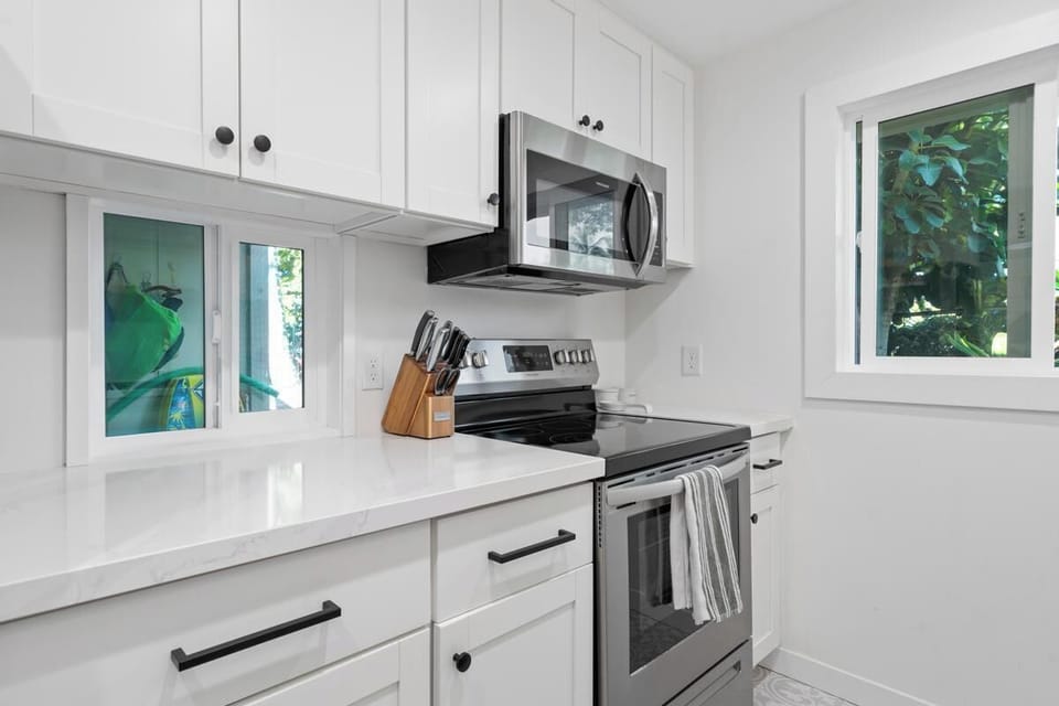 Make use of the wide counter space in kitchen