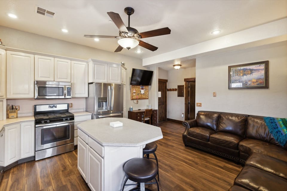 Indoors, Furniture, Living Room, Floor, Flooring
