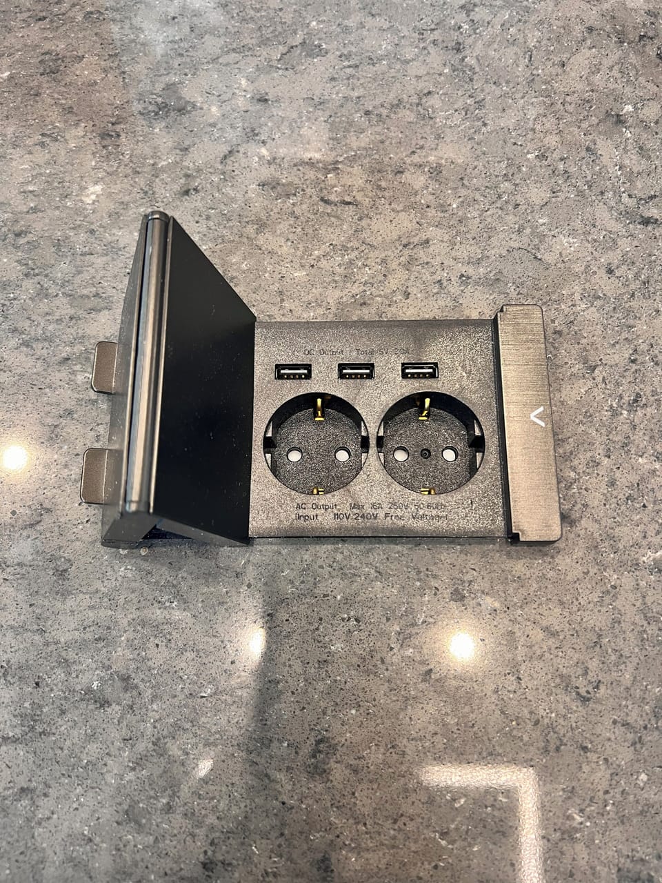 Table outlet (usb type)