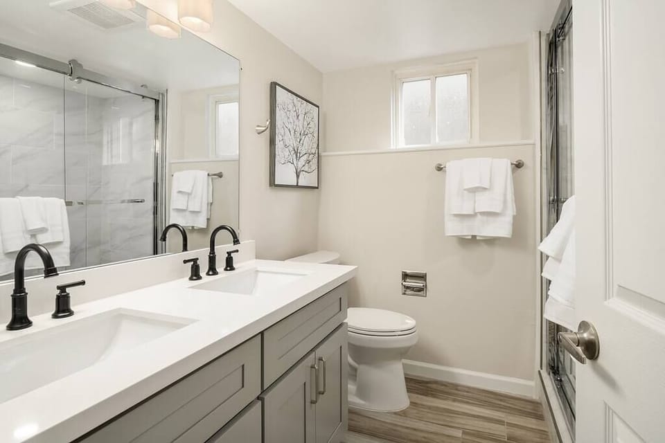 Lower level bath