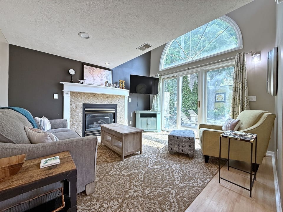 Bright and welcoming in the heart of town