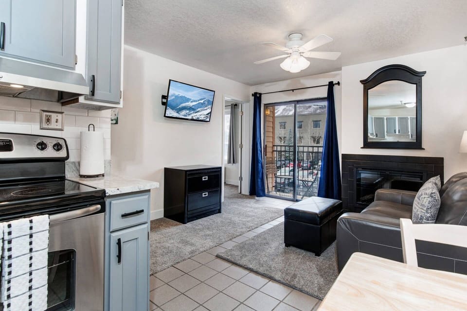 Carriage House 305