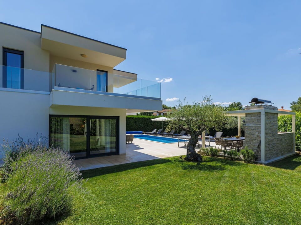 Residential Area, Home, Estate, Swimming Pool, Garden, Landscaping, Villa, Shade, Yard, Design
