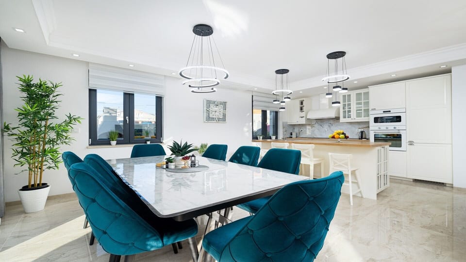 Kitchen and dining area of Villa Laura