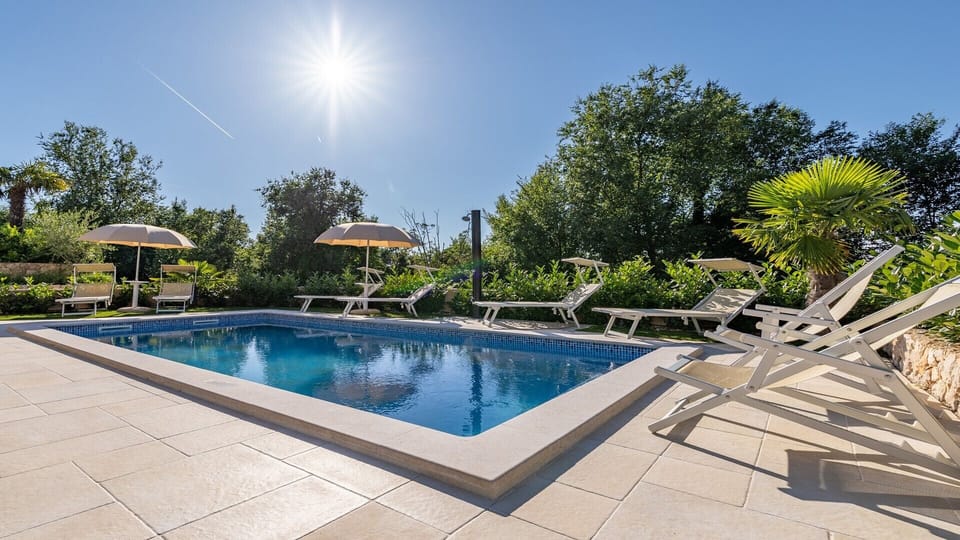 Swimming pool of Villa Laura