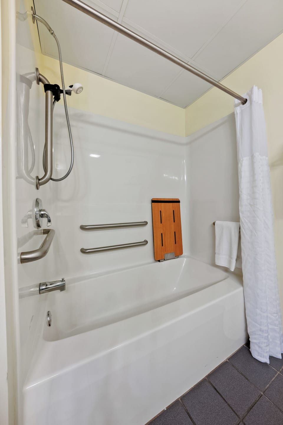 Accessible 2 Queen Guest Room