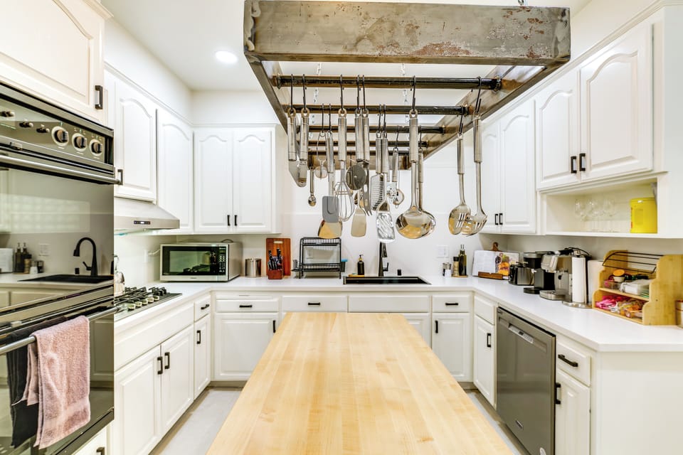 Kitchen | Keurig | Espresso Maker | Blender | Toaster