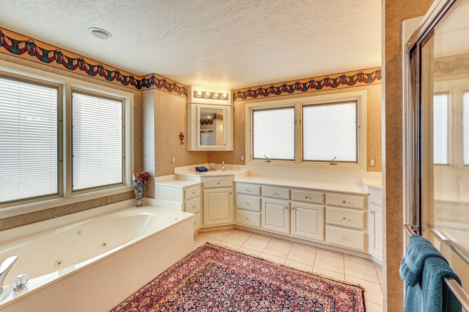 En-Suite Bathroom | Main Level