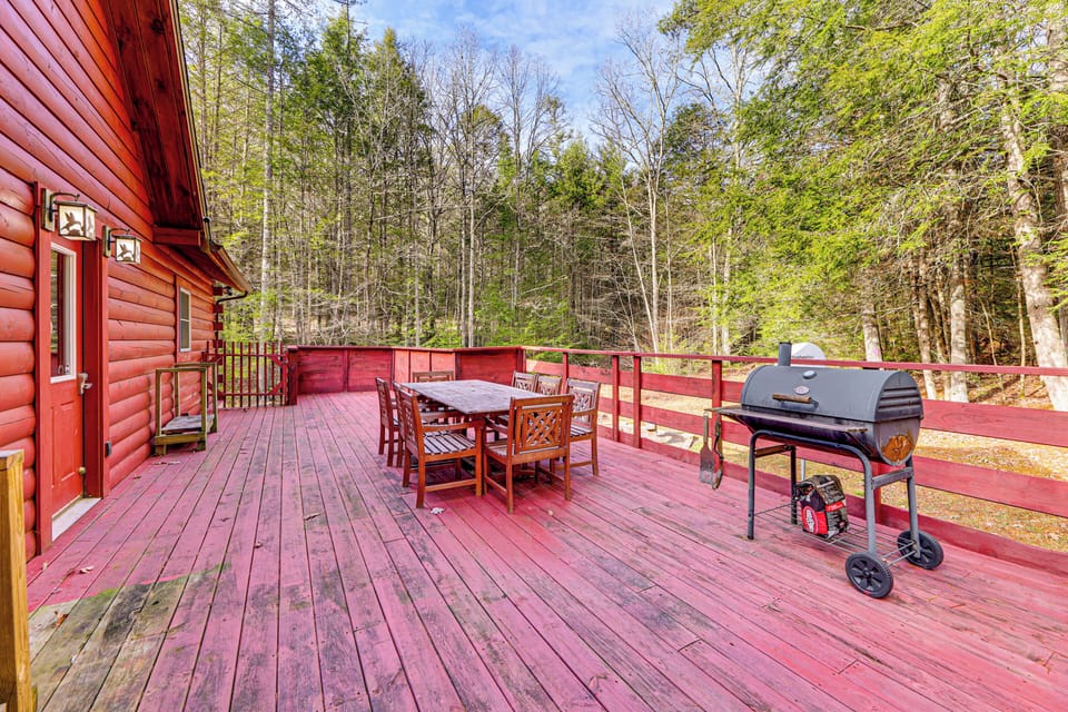 Dunmore Vacation Rental | 4BR | 3BA | 2,000 Sq Ft | 7 Steps to Enter