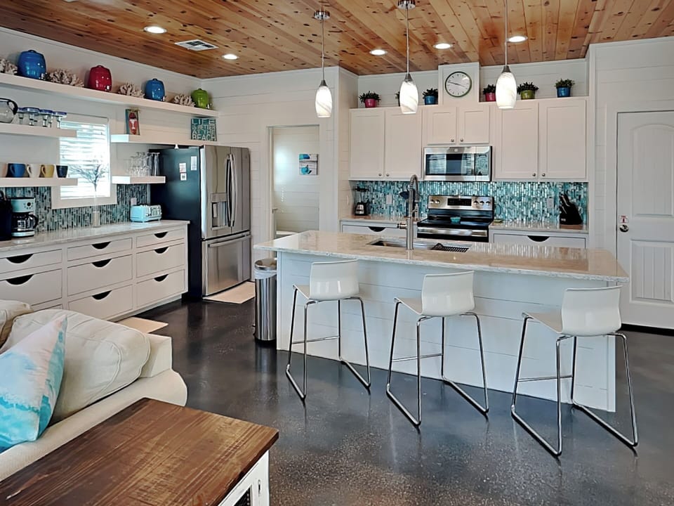 Full Size Kitchen
