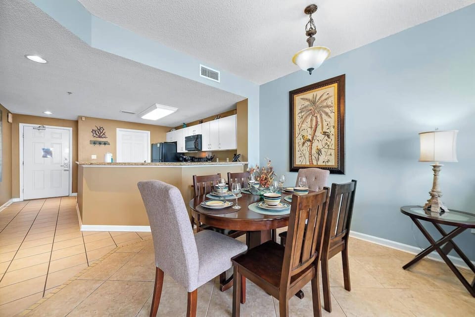Dining Area with bar area for extra seating