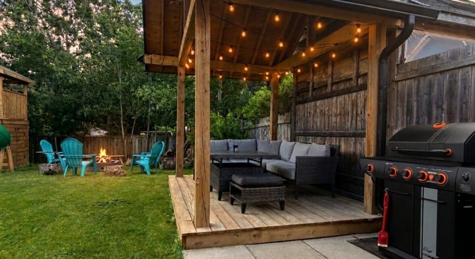 Sitting Area and BBQ