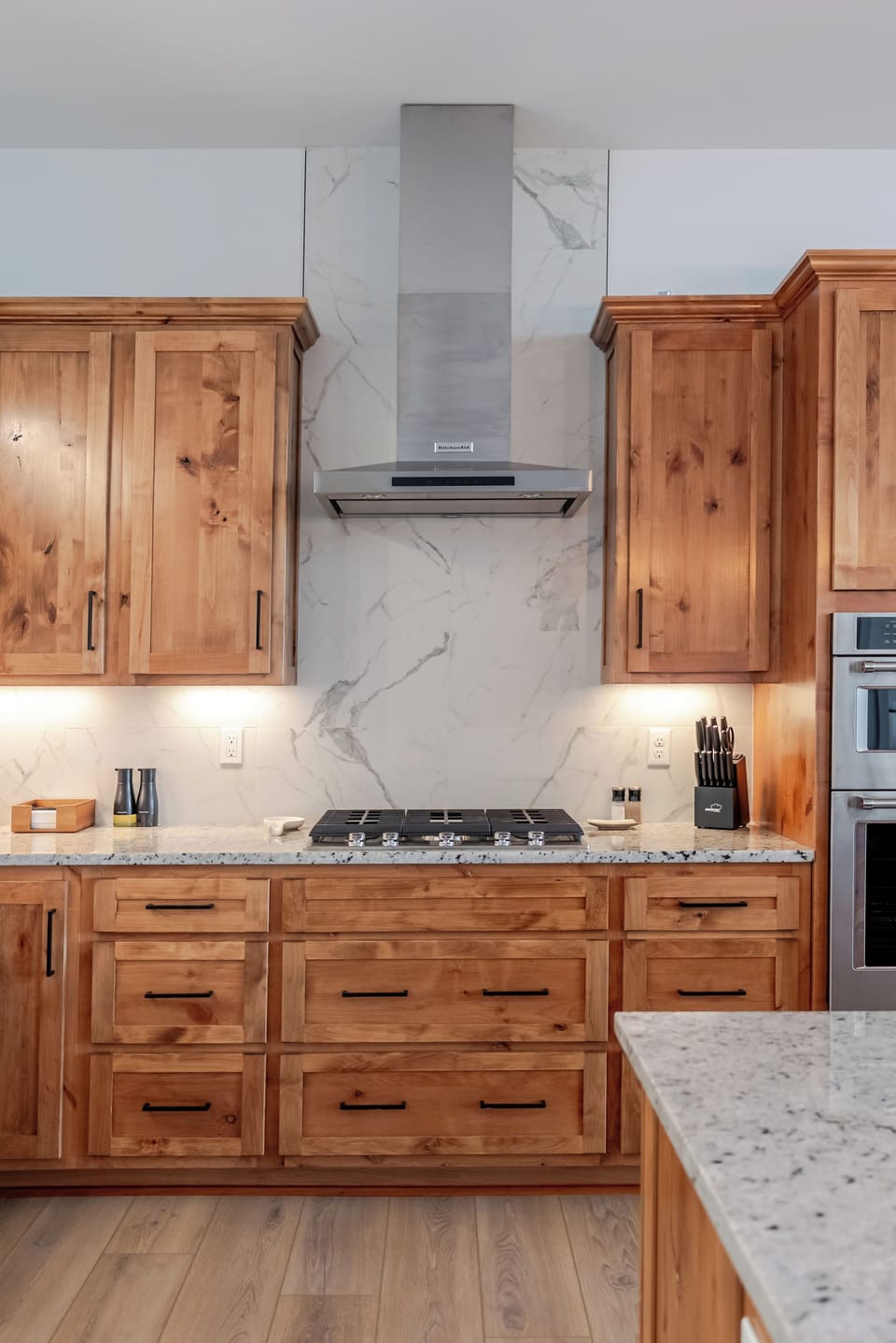 5 burner gas cooktop with hood vent, Convection Oven & Microwave