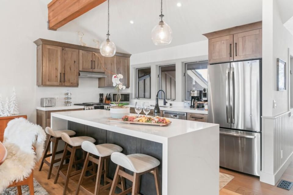 Indoors, Kitchen, Kitchen Island, Architecture, Building