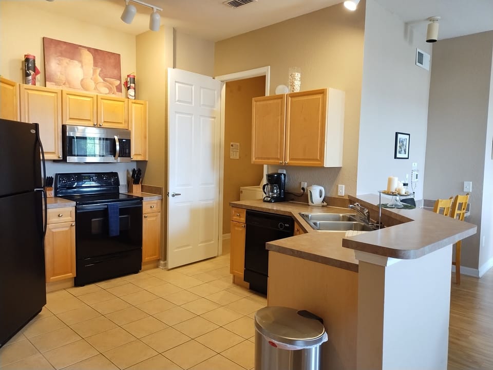 Kitchen (2)