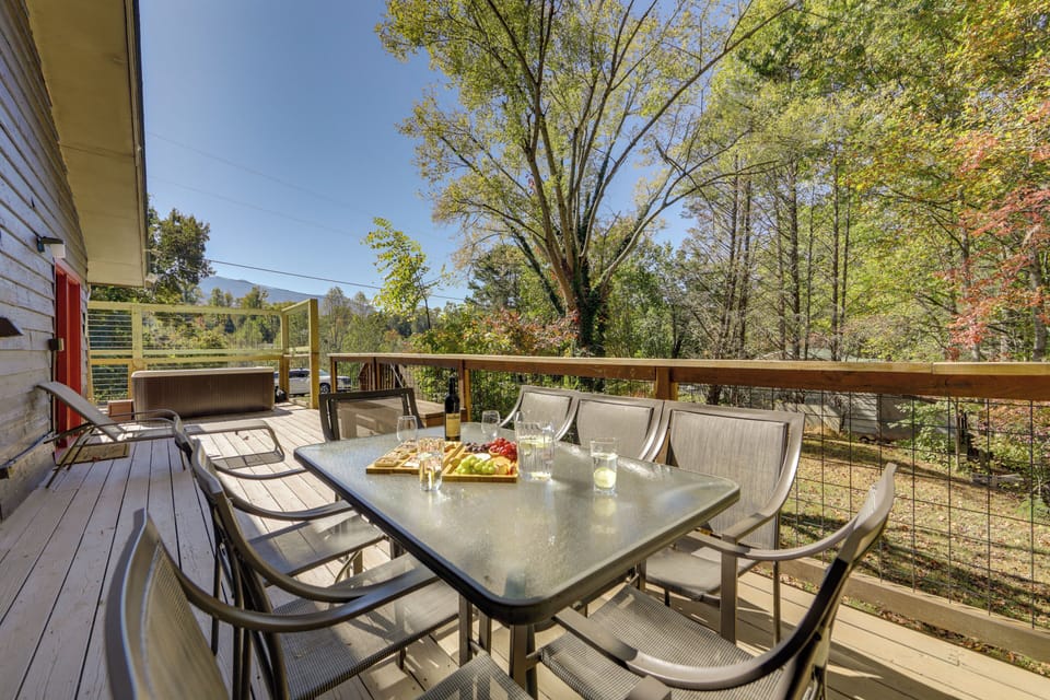 Mtn-View Deck & Hot Tub