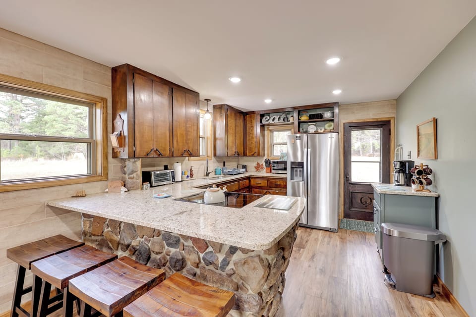 Kitchen | Drip Coffee Maker | Dishwasher | Toaster Oven