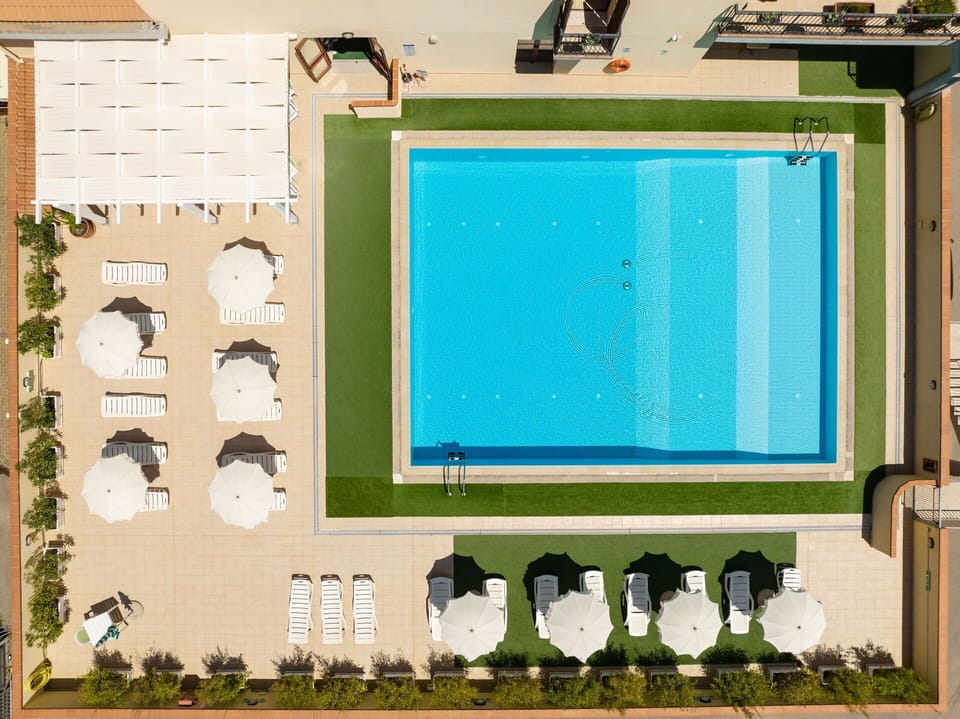 Autumn, Pool, Spring, Summer, Winter