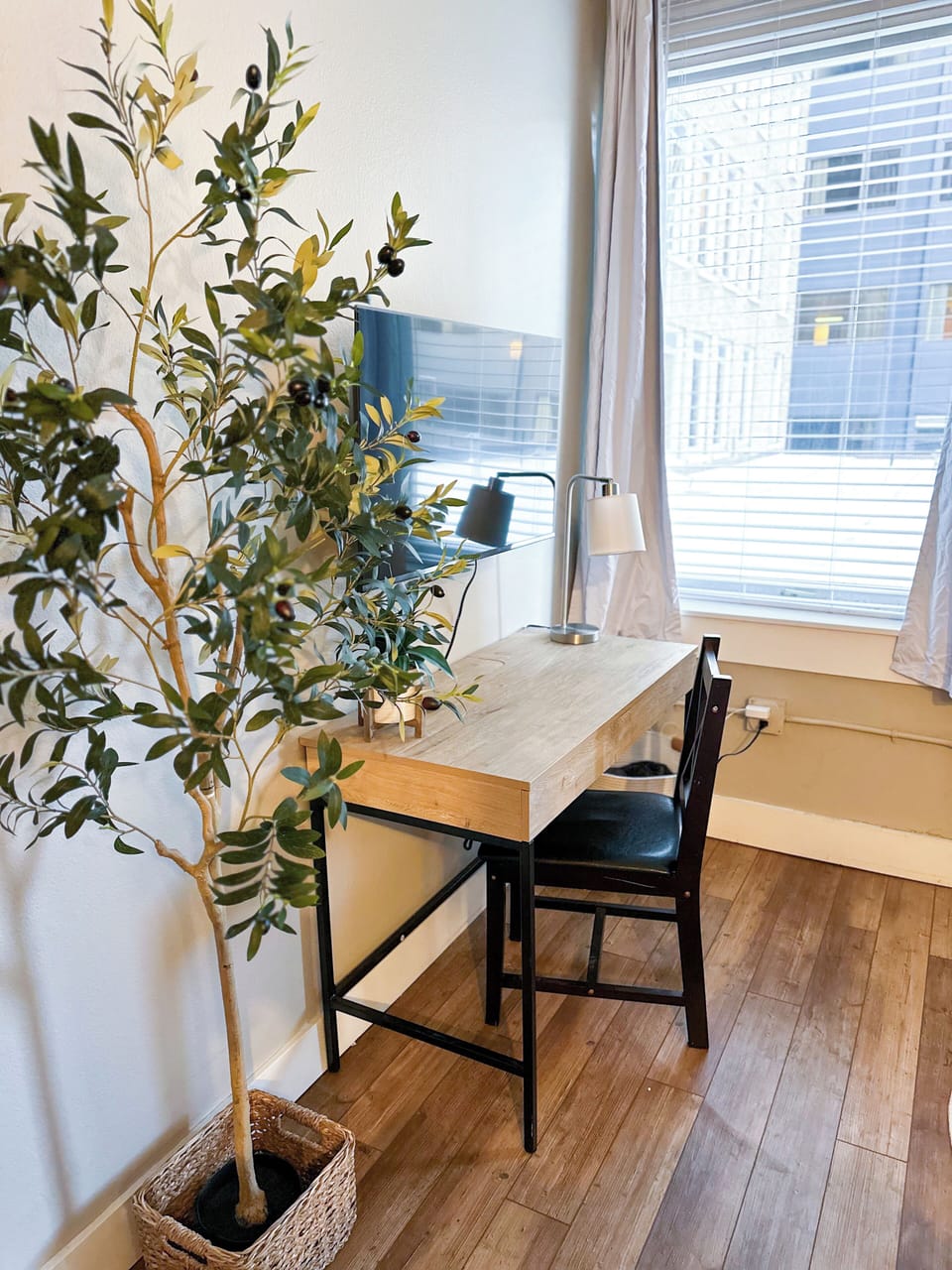Workspace and Smart TV