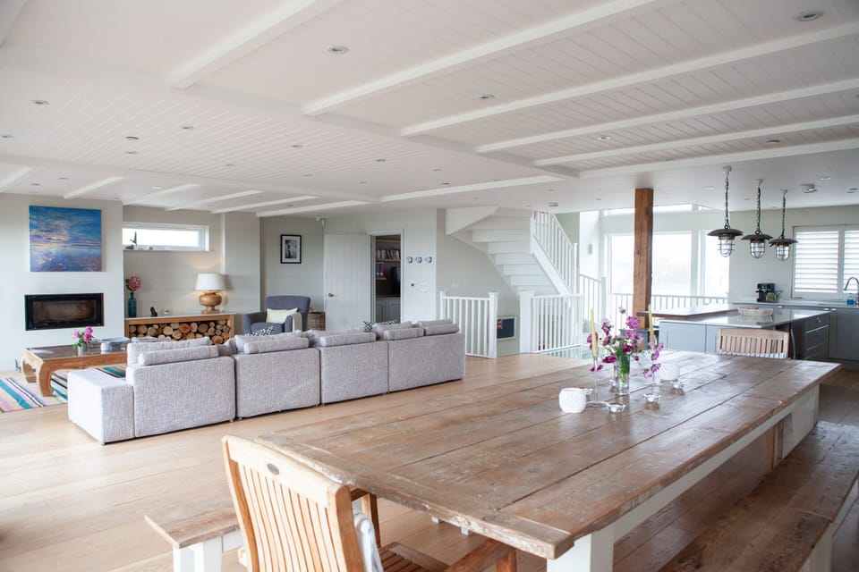 Living Room / Lounge