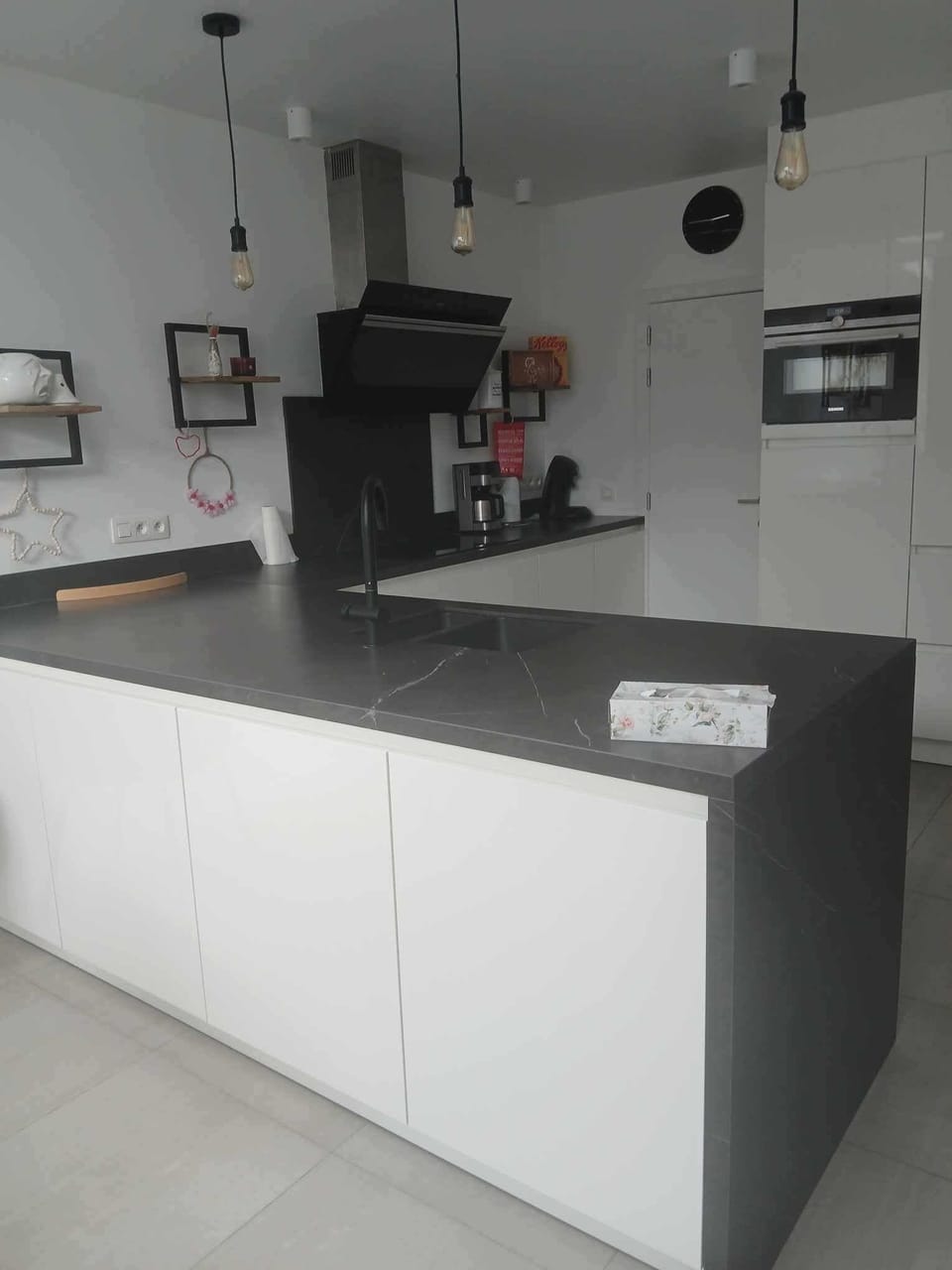 Goed uitgeruste keuken.