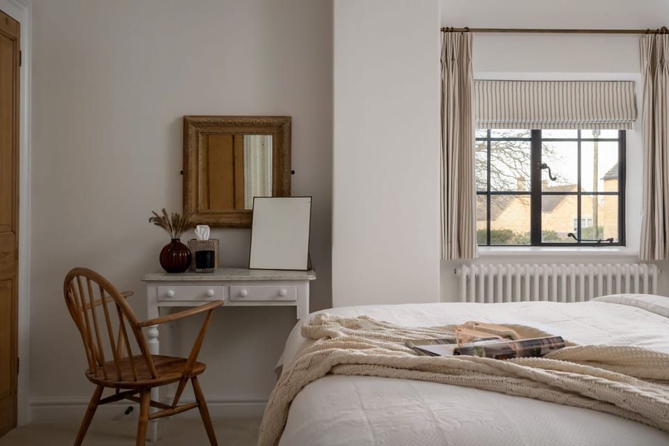 Garth Cottage Bedroom 2 - StayCotswold