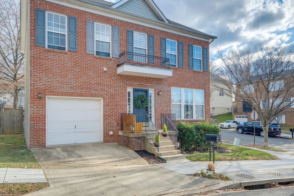 2-Story House | Self Check-In | 5 Mi to National Mall