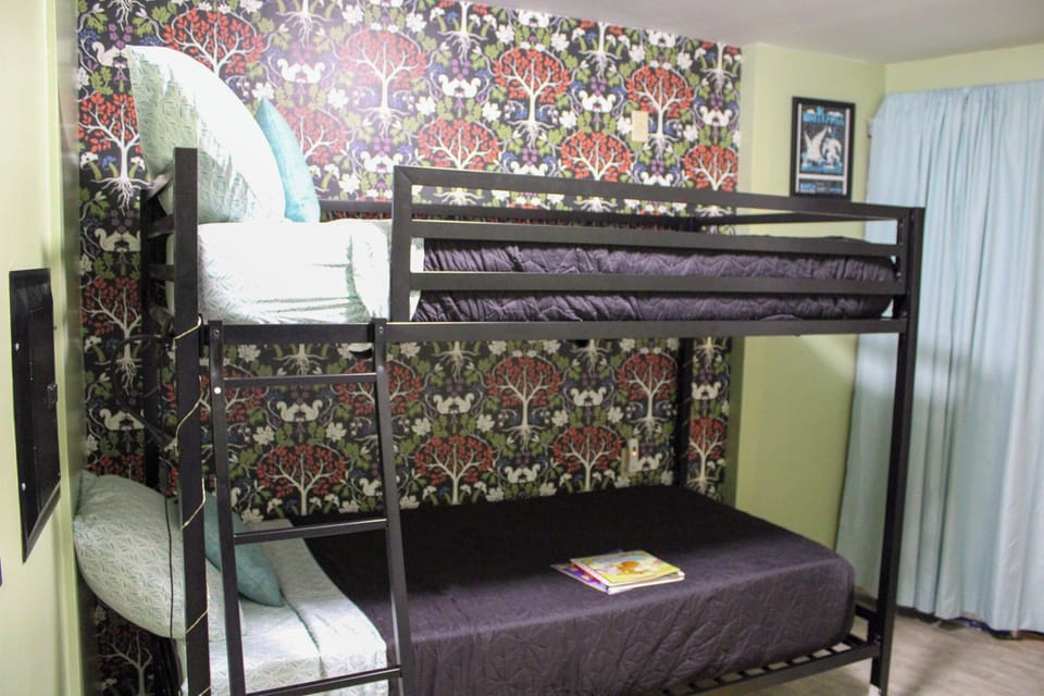 Twin bunk beds