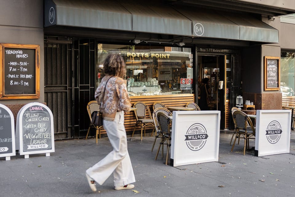 Beautiful Deli 5 minutes walk from the apartment 