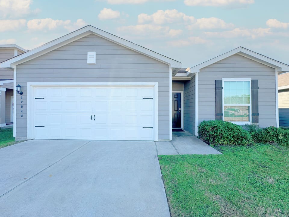 Single story house in a newly built neighborhood