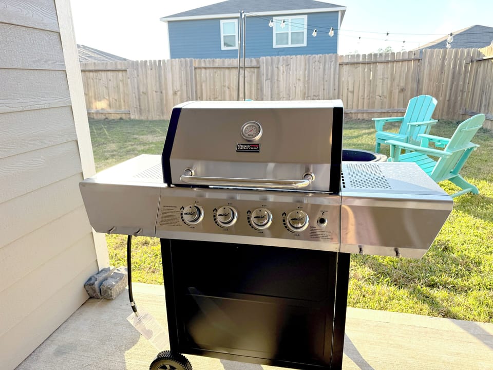 4 burner stainless steel grill (bring your own propane)