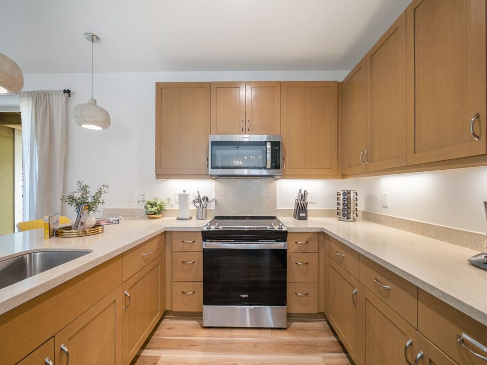 Fully Stocked Kitchen