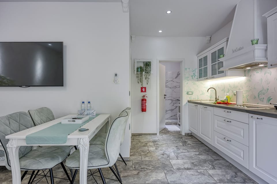 Kitchen and dining area