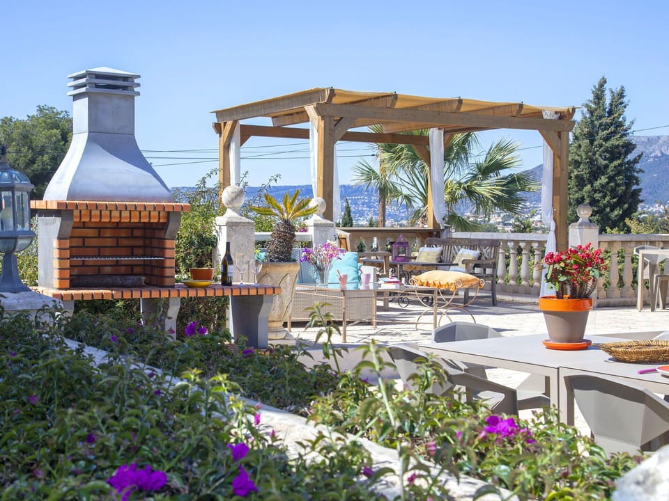 Furniture, Flowerpot, Table, Outdoor Furniture, Chair, Garden, Resort, Outdoor Table, Shade