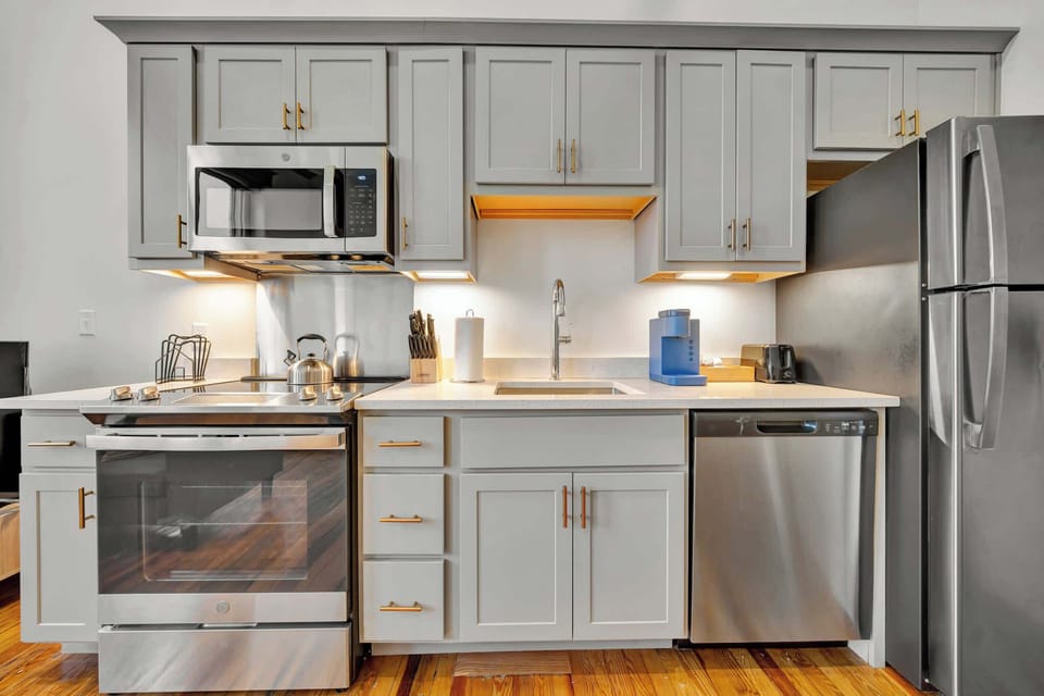 Kitchen: Kitchen area with new and high quality equipment perfect for your home meals!