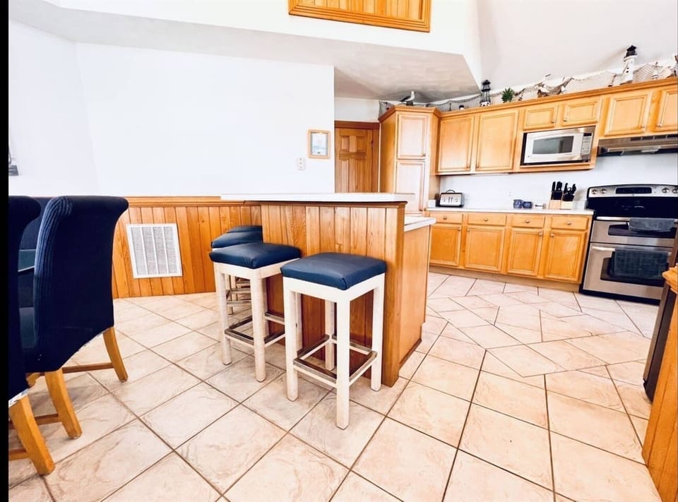 Dinning & Kitchen