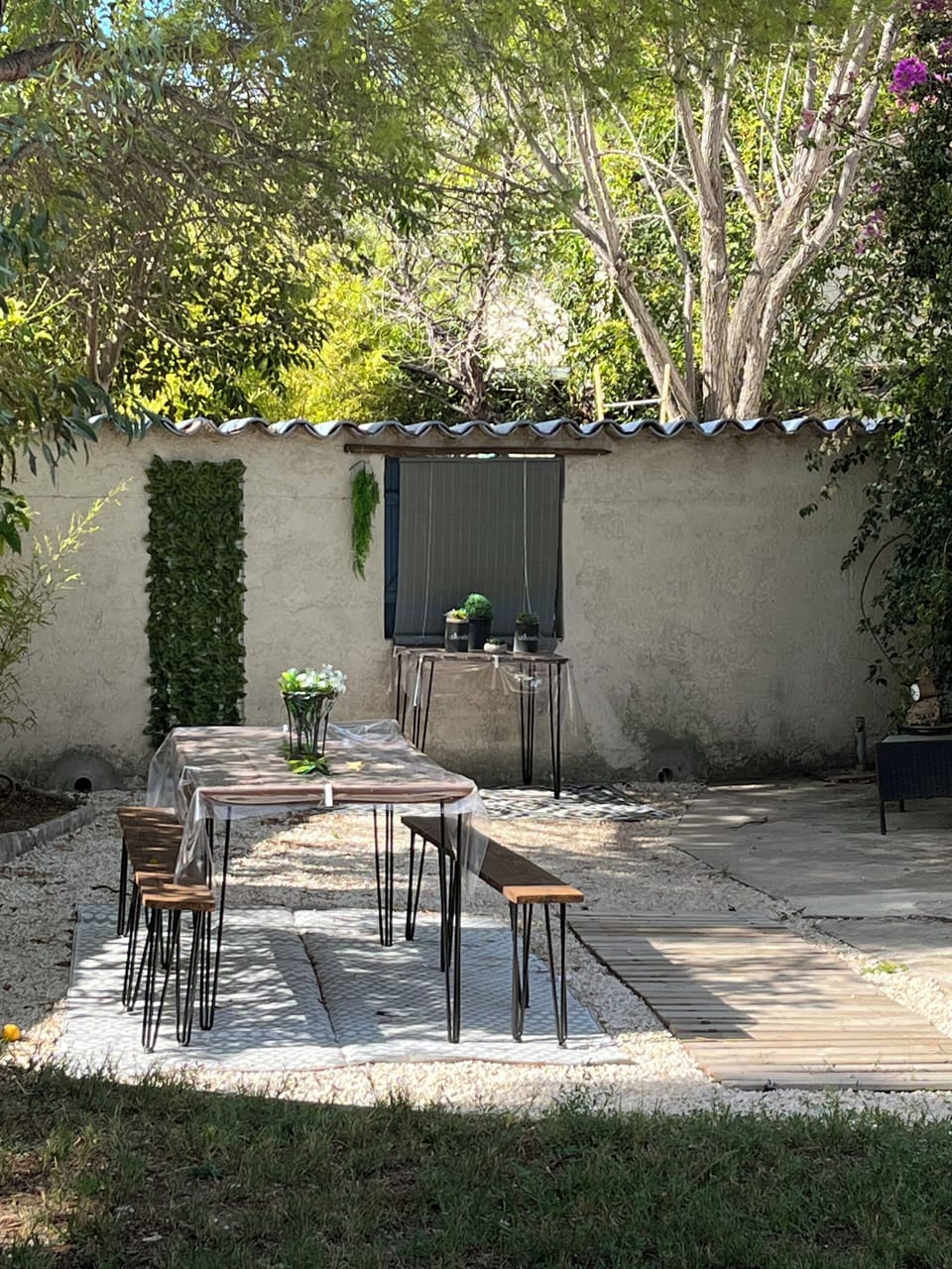 Outdoor dining