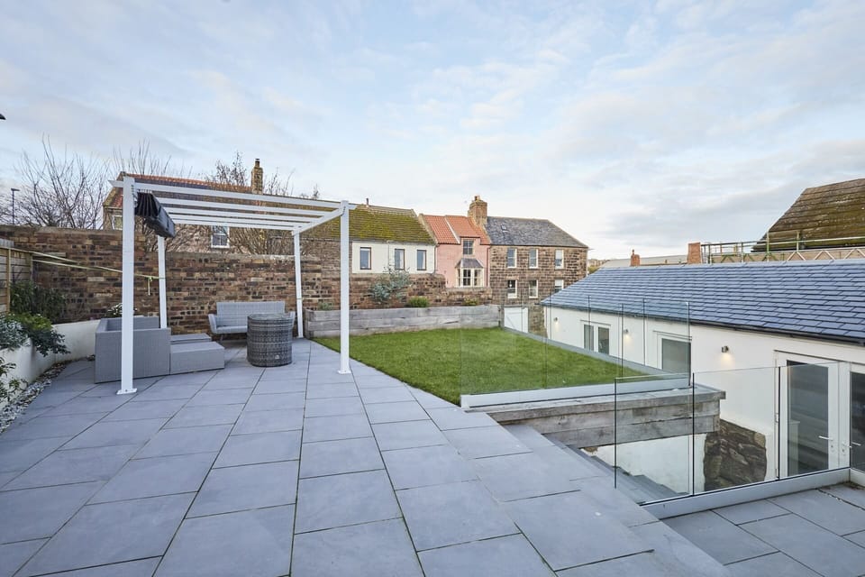 Harrow Bothy, Tweedmouth - Host & Stay