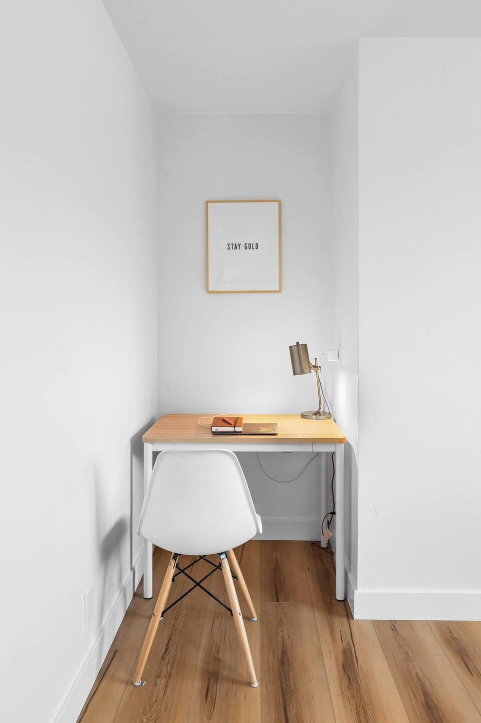 Streamlined workspace with desk, lamp and full workstation setup. Good lighting and minimal distractions enable focused productivity, so you can quickly complete your work and head out to enjoy the abundance of outdoor activities just minutes away.