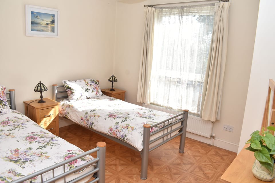 Twin Single Bedroom