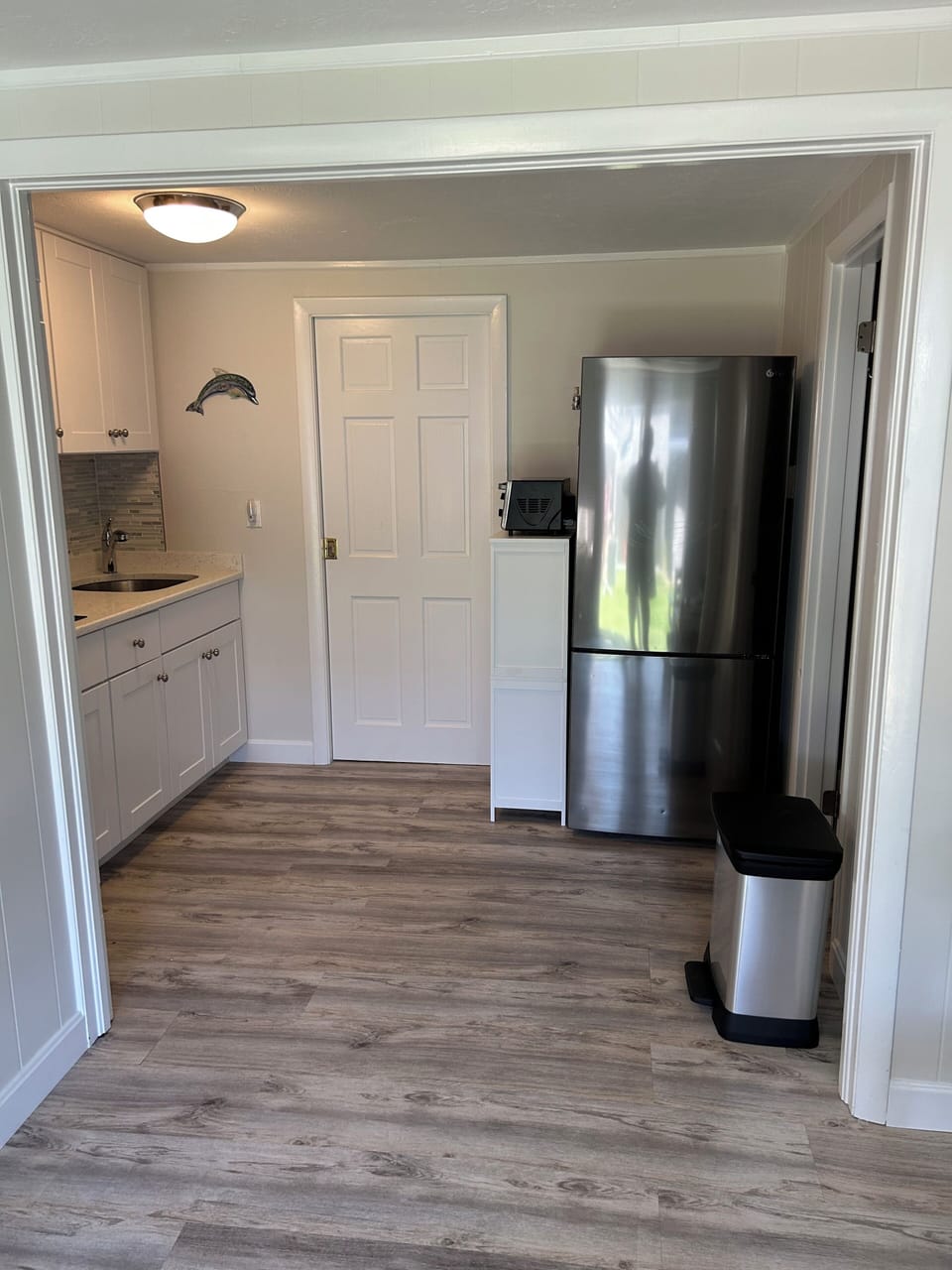 Full Kitchen with Stainless Steel Appliances!