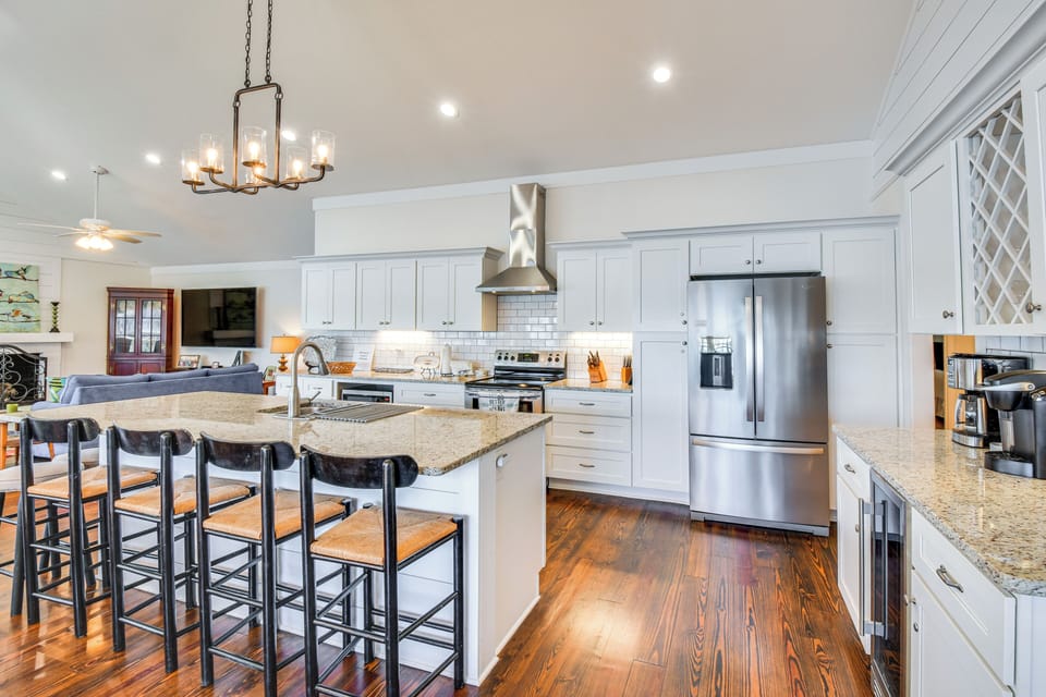 Kitchen | Cooking Basics | Pod & Drip Coffee Makers | Microwave | Wine Cooler