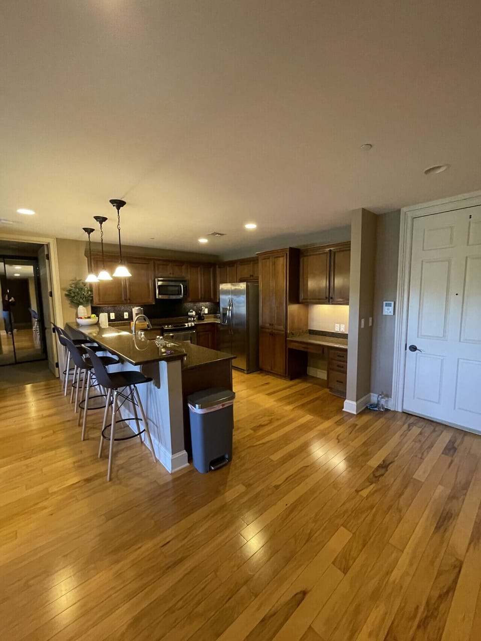 Enjoy the convenience of a modern kitchen with stainless steel appliances, granite countertops, and bar seating — perfect for business travelers, families, or long-term guests staying at The Gateway Village in Murfreesboro.