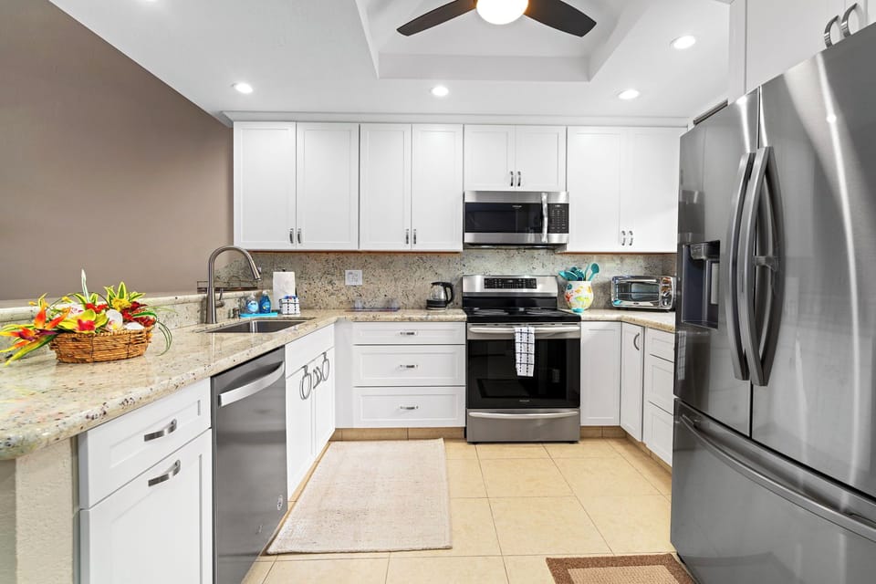 Updated and fully equipped kitchen